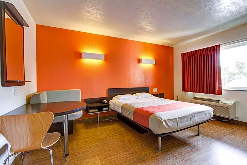 Motel 6 Richfield OH