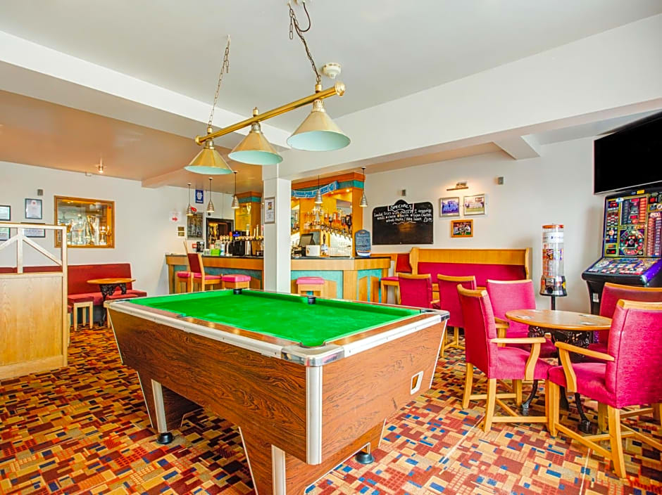 OYO Godolphin Arms Hotel