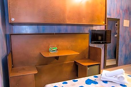 Triple Guest Room