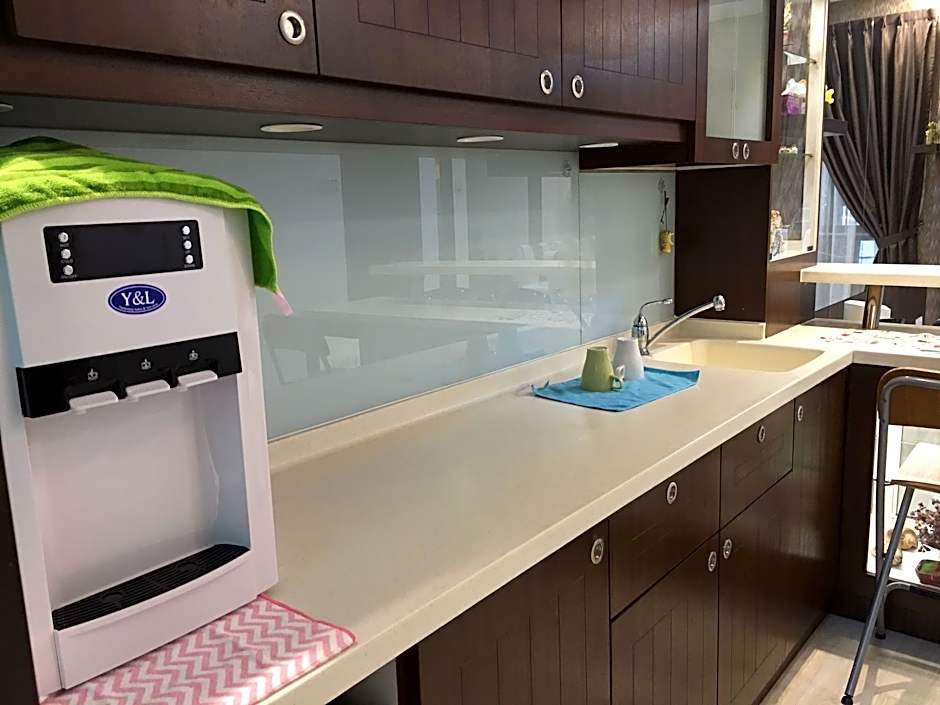 SHINY HOMESTAY @ Sutera Utama, Johor Bahru