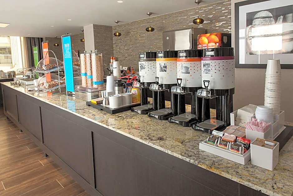 Hampton Inn By Hilton & Suites Dallas Downtown