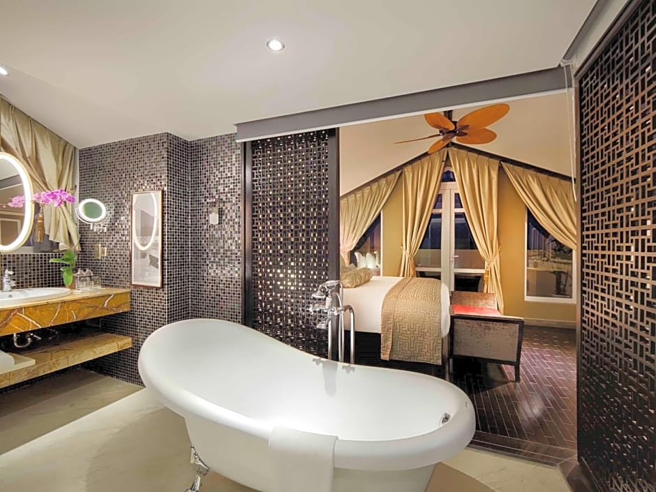 Hotel Royal Hoi An Mgallery