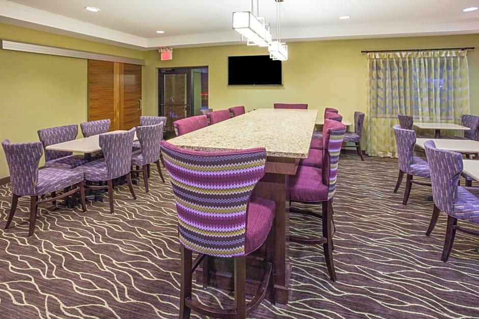 Holiday Inn Express Hotel & Suites St. Paul - Woodbury, an IHG Hotel