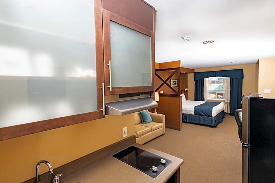 Days Inn & Suites by Wyndham Brandon