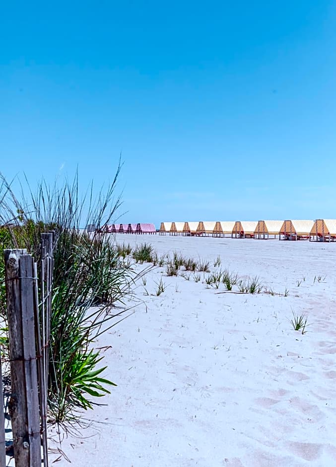 Sandpiper Beach Club