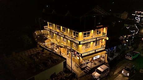 Whoopers Hostel Jibhi