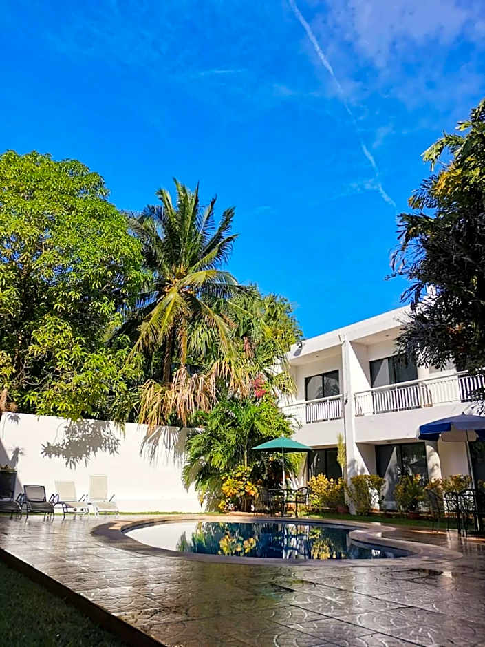 Hotel Holly