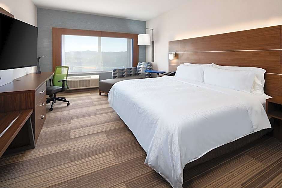 Holiday Inn Express and Suites Murrieta By IHG