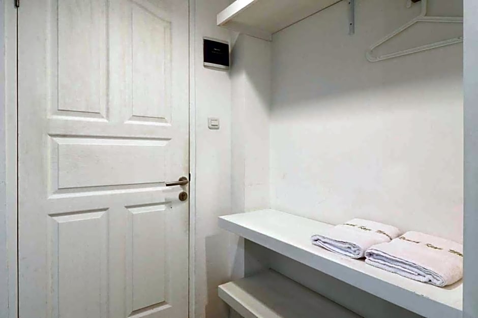 Rumah Kayu Manis Bintaro