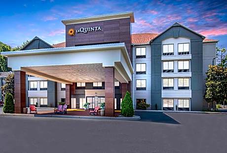 La Quinta Inn & Suites by Wyndham Pigeon Forge- Dollywood