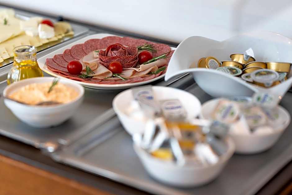 HB1 Schönbrunn Budget & Design