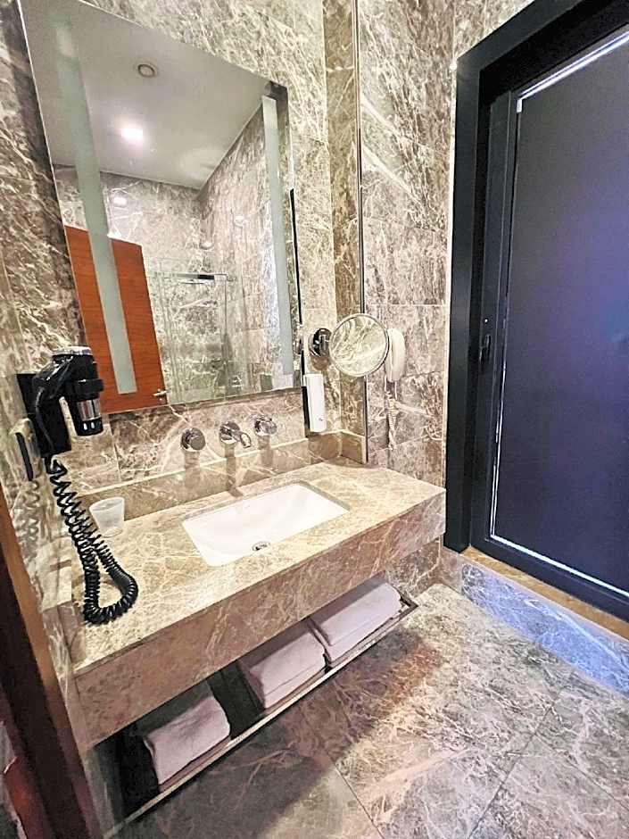 Inera Hotel