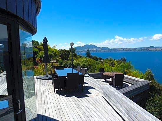 Serenity on Wakeman Bed and Breakfast