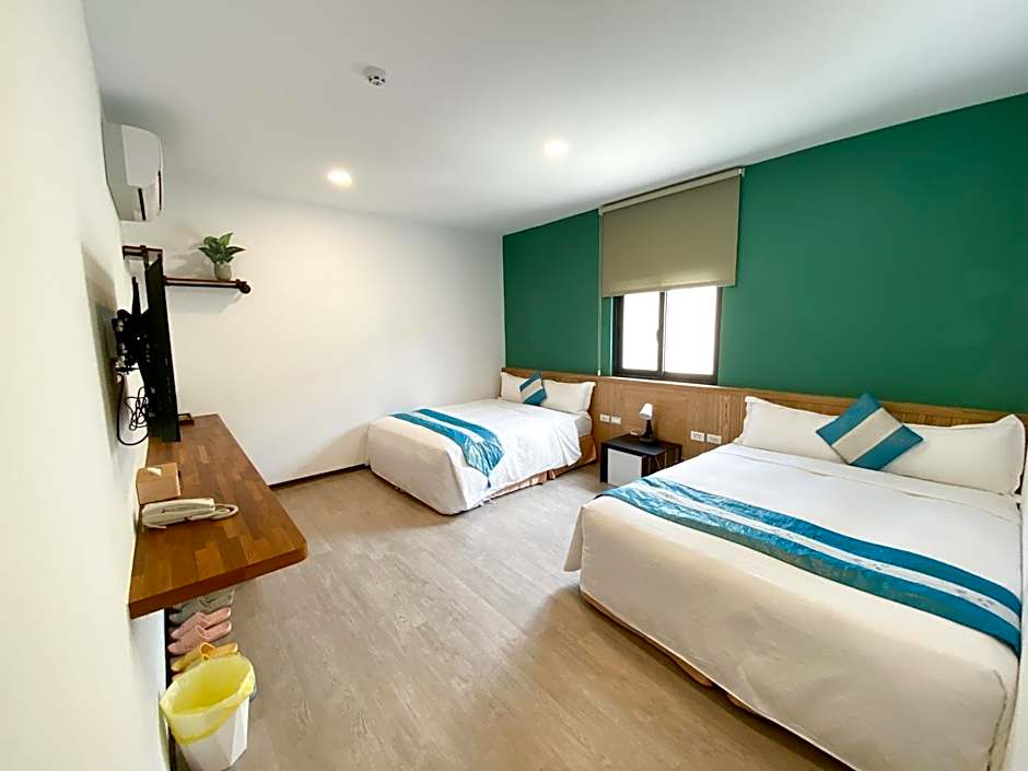 Foto 1 daripada 7 — Quadruple Room