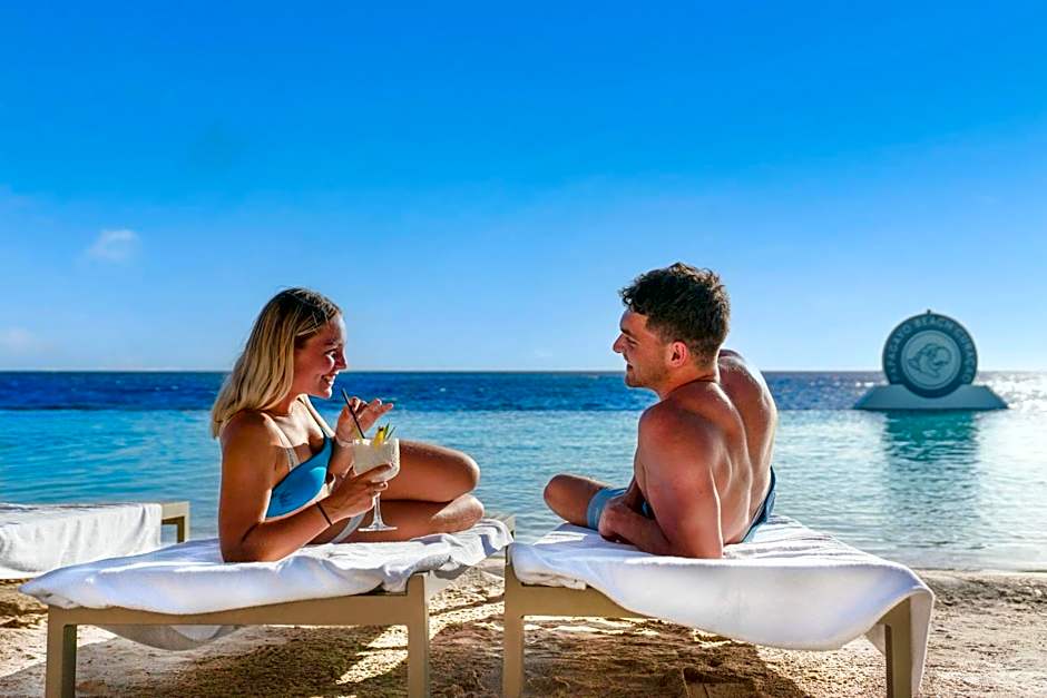 Papagayo Beach Hotel