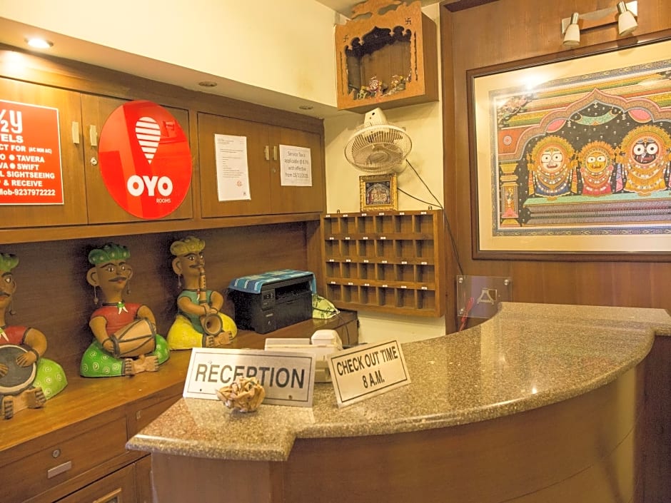 3886 Hotel Trimurti Heights