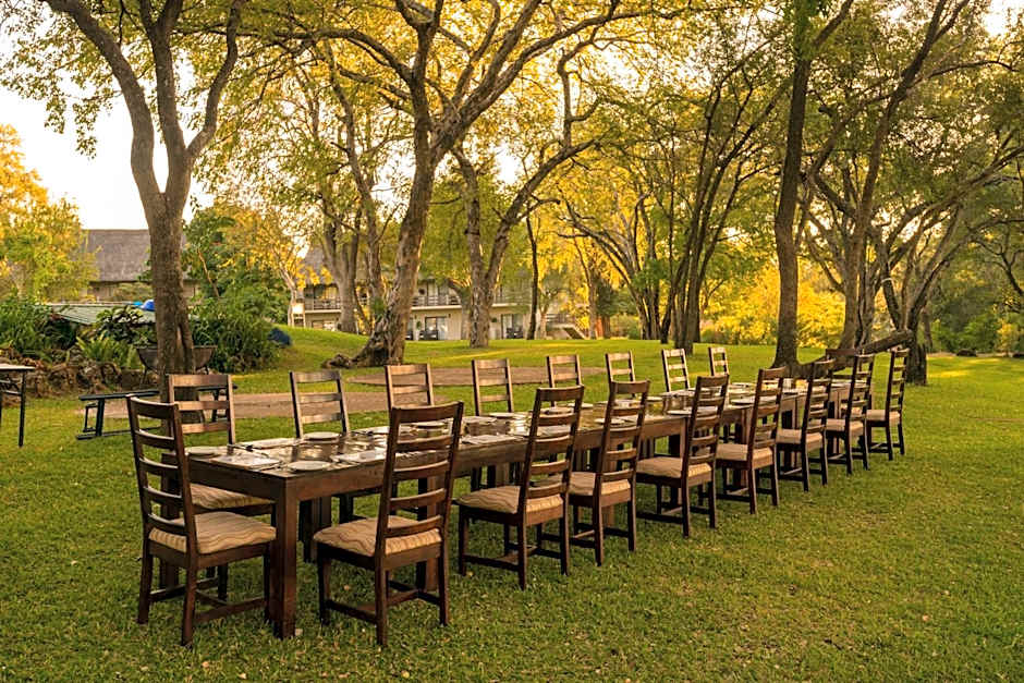 Azambezi River Lodge