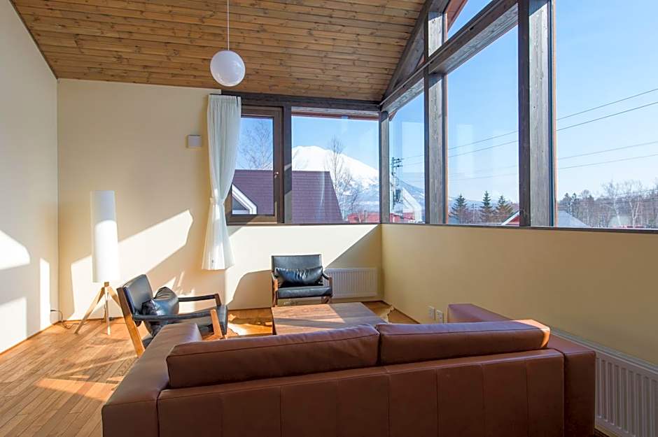 Tahoe Lodge by H2 Life