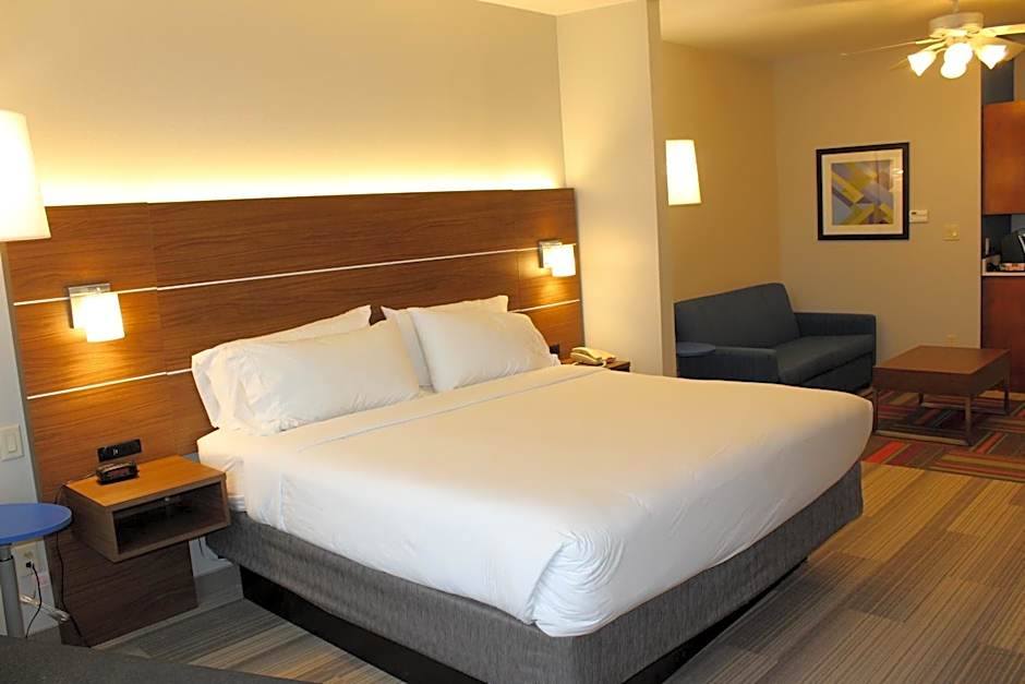 Holiday Inn Express Hotel & Suites Mansfield By IHG