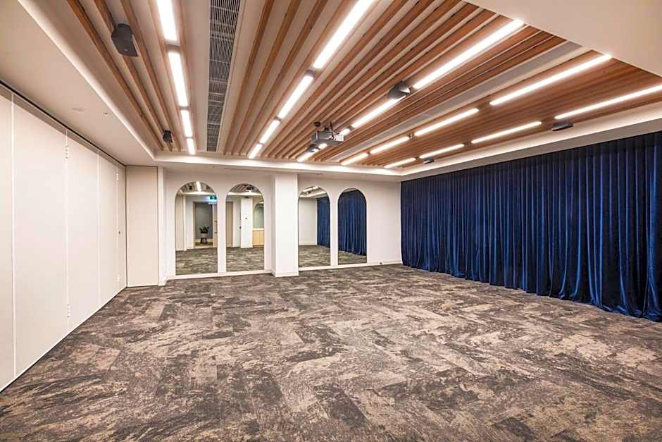 Holiday Inn Dandenong By IHG