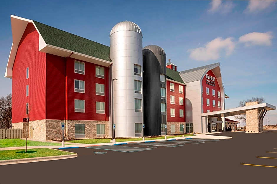 Fairfield Inn & Suites by Marriott Fair Oaks Farms