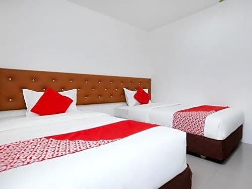 OYO 89672 Eg Hotel Jj