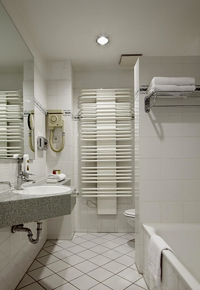 Centro National Frankfurt, Trademark Collection by Wyndham