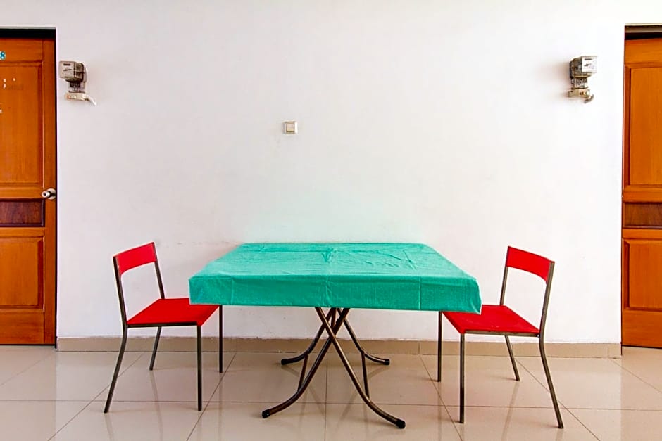 OYO Life 89990 Kost Waterfront 75 Sub