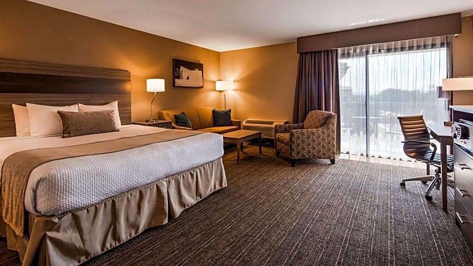 Best Western Plus Executive Inn