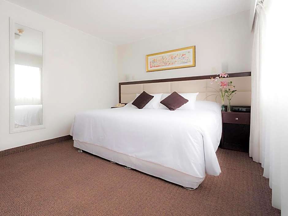 Roosevelt Hotel & Suites