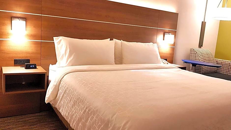 Holiday Inn Express and Suites Surrey By IHG