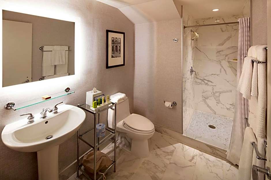 Hilton Philadelphia at Penns Landing