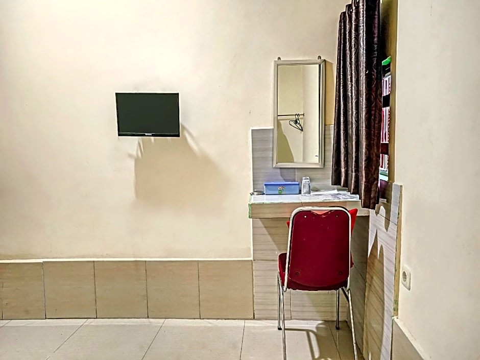 OYO 90158 Hotel Lendosis Perintis Kemerdekaan