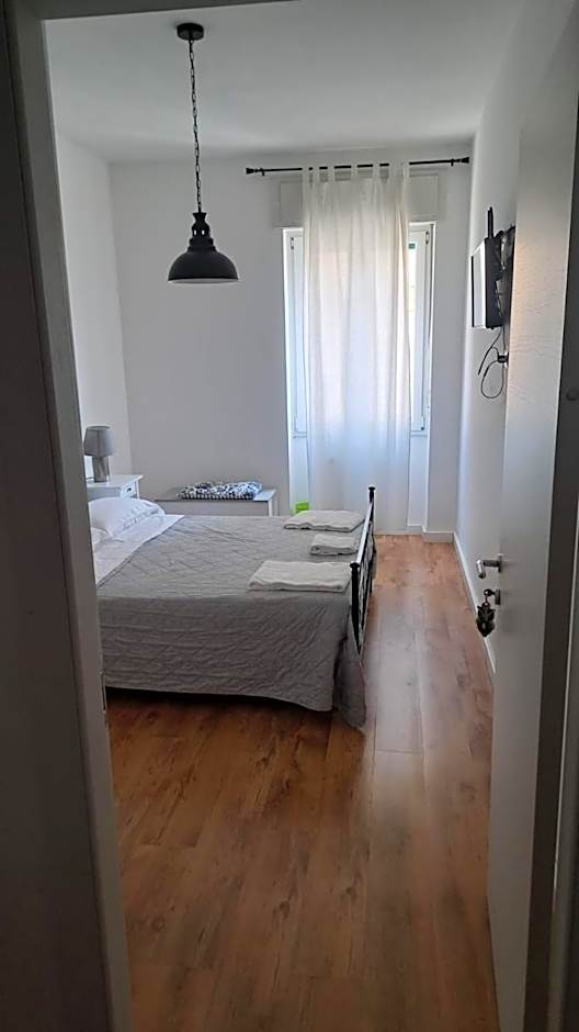 ES - Essential Solution & Emotion Stories (locazione turistica)