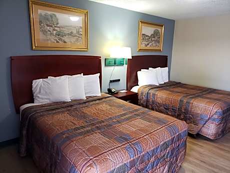 Deluxe Queen Room with Two Queen Beds - Non-Smoking