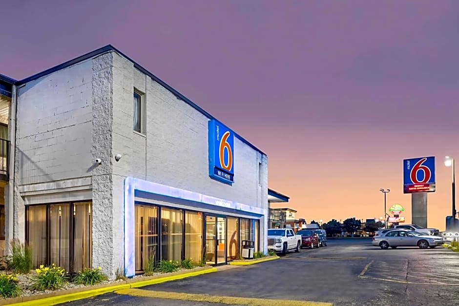 Motel 6-Villa Park, IL - Chicago West