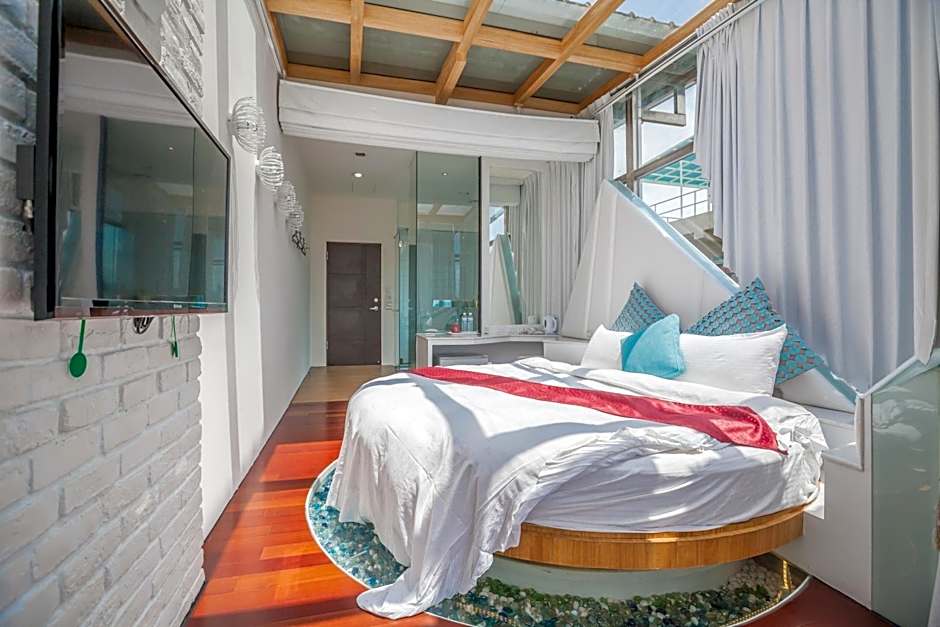 Shuian Lakeside Hotel