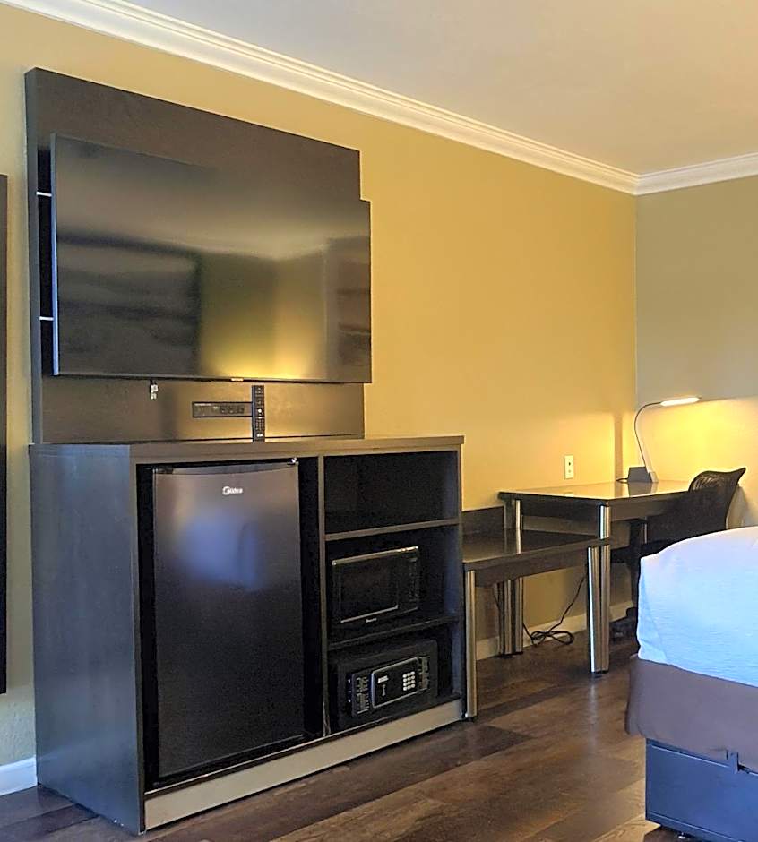 The Orchard Hotel Ukiah Wine Country Free Breakfast, Pool, & Hot Tub