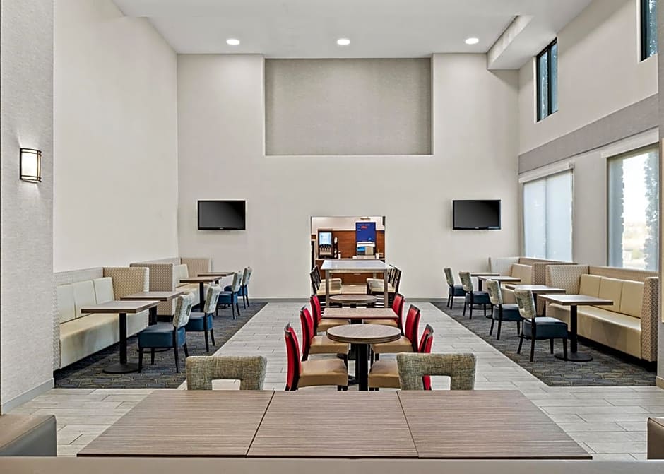 Holiday Inn Express Hotel & Suites Twentynine Palms By IHG