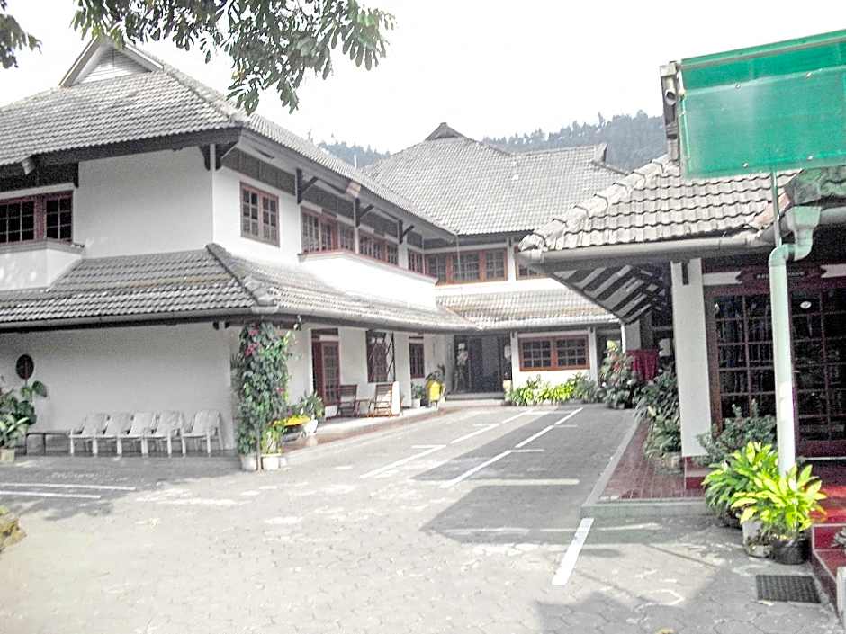 Komajaya Komaratih Hotel