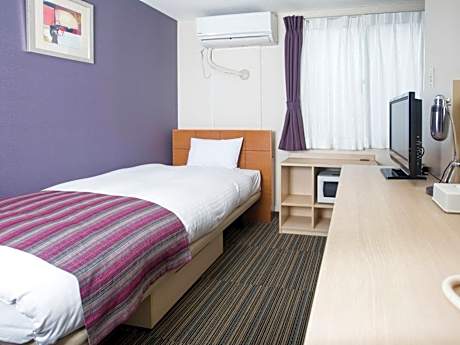 Single Room - Non-Smoking - House Keeping is Optional with Additional Cost