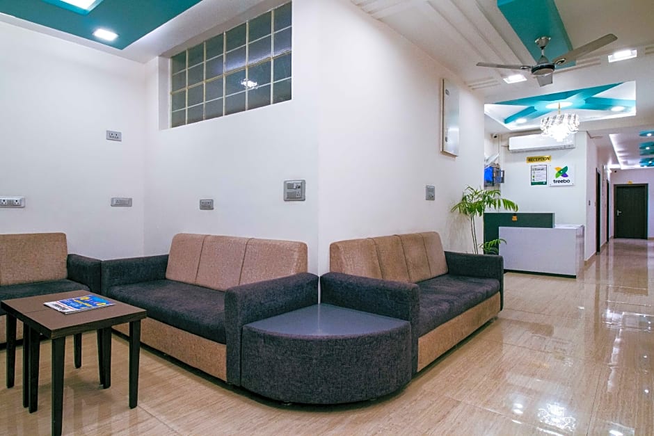 Treebo Paras Raj Near City Palace