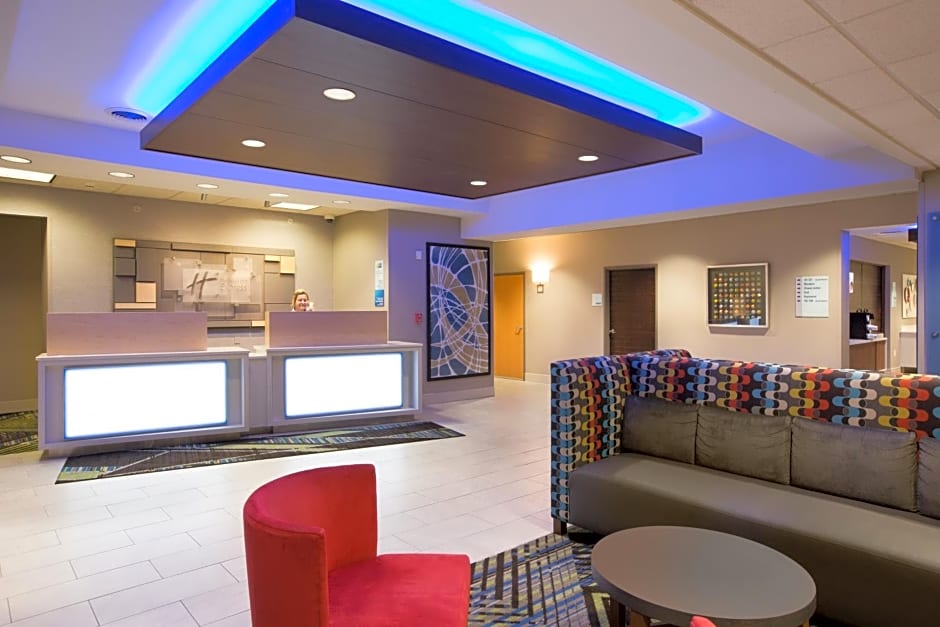 Holiday Inn Express Hastings, an IHG Hotel