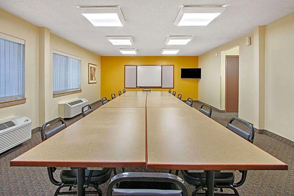La Quinta Inn & Suites by Wyndham Albuquerque Journal Ctr Nw