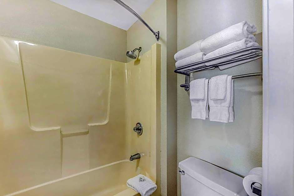 Comfort Inn Bourbonnais Near I-57