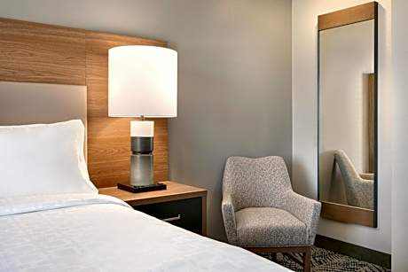 Queen Studio Suite