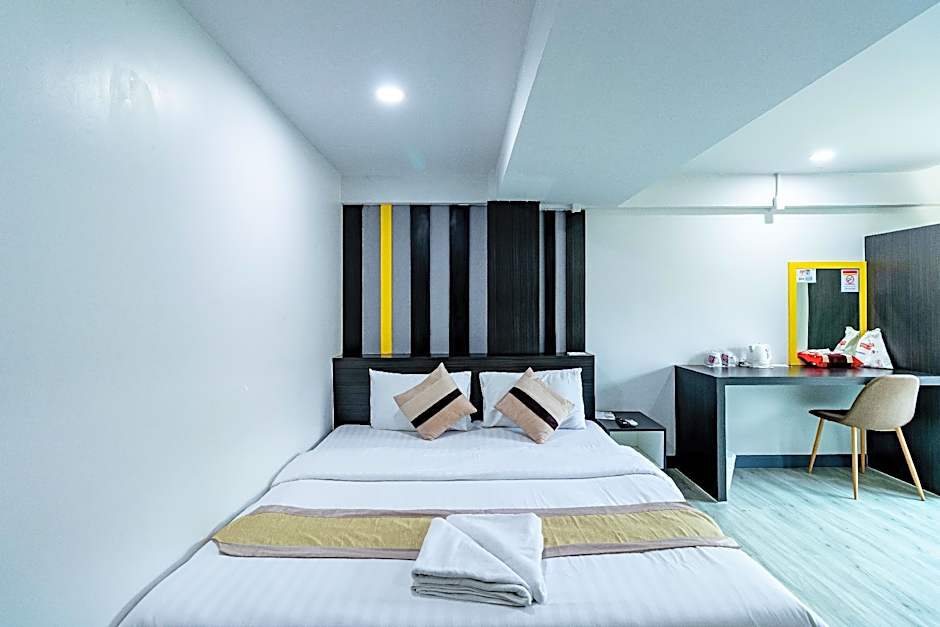 Riski Residence Bangbuathong
