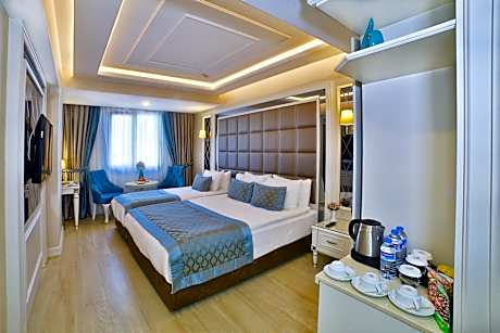 Deluxe Family Room