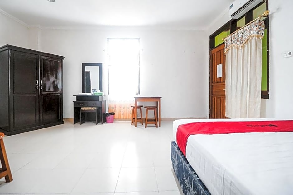 RedDoorz @ Malalayang Manado