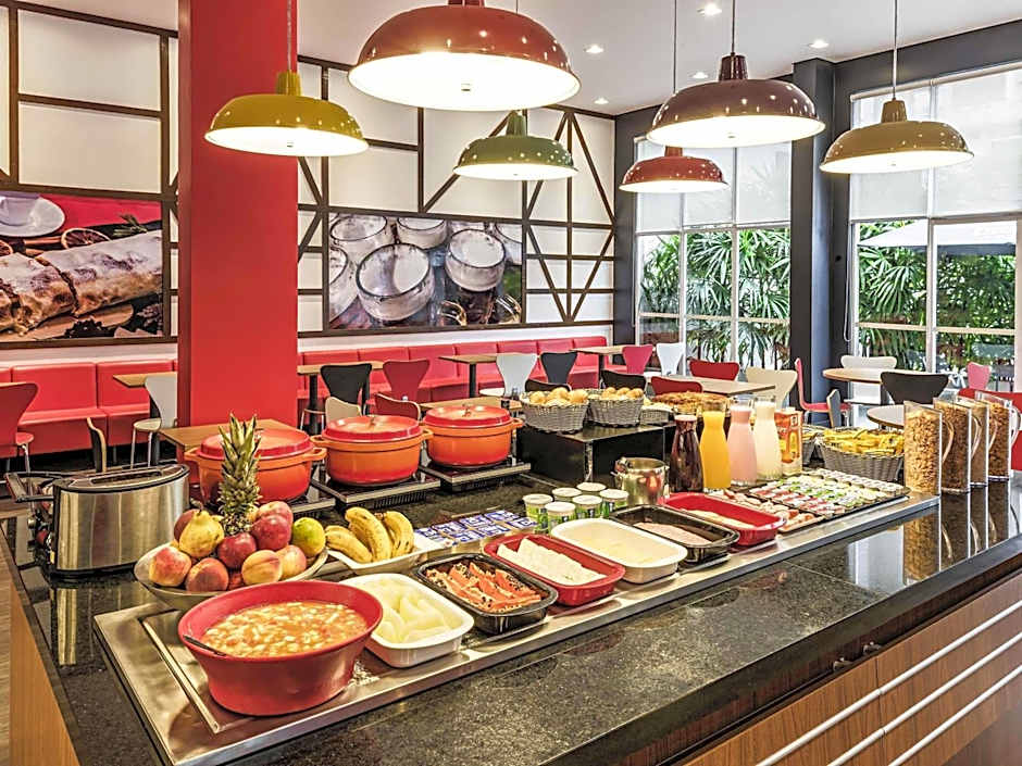 Ibis Blumenau